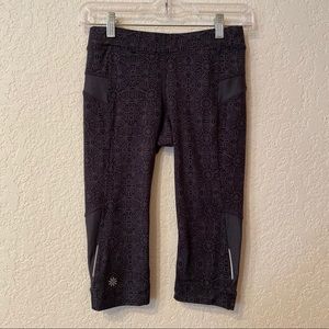 Athleta | Gray Bare to Run Knicker Capri Pants